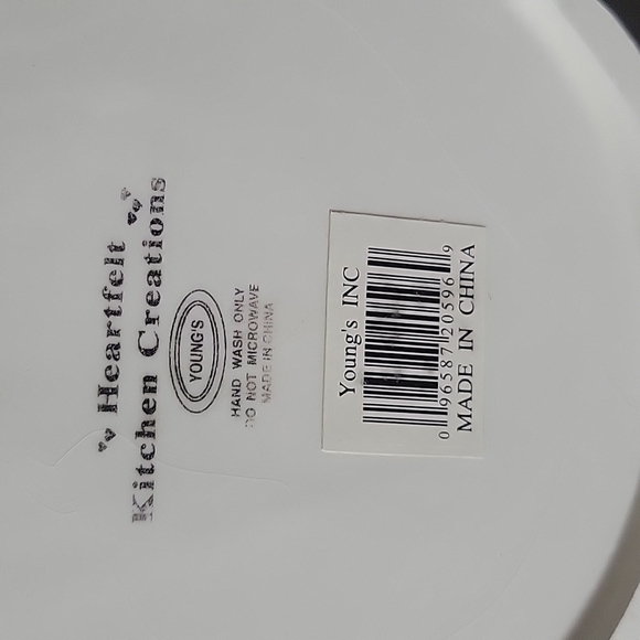 Heartfelt Kitchen Creations Apple Canister - Picture 6 of 9